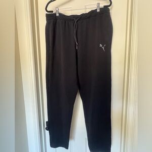 Puma Men's black Joggers